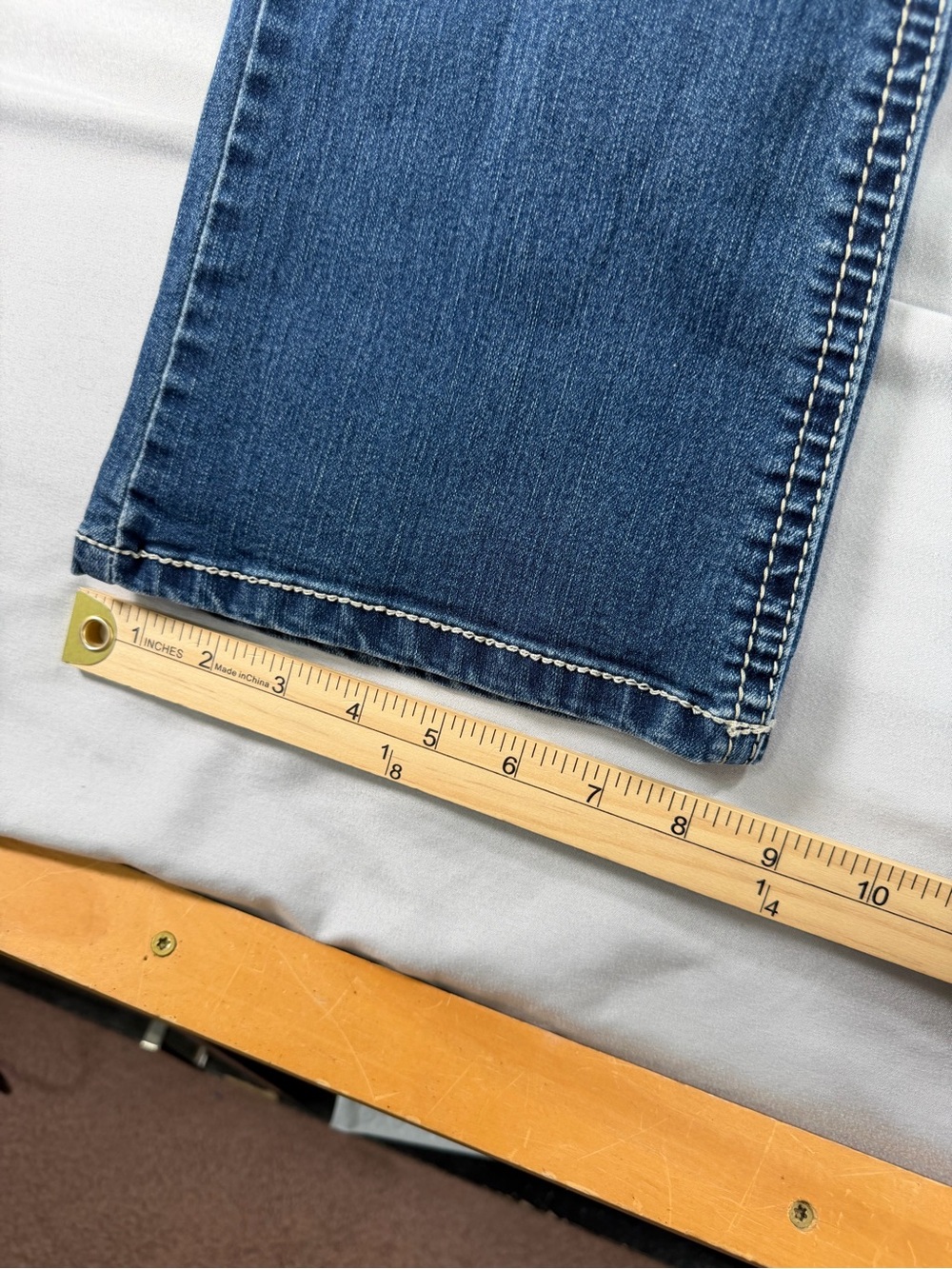 WallFlower "The Luscious Curvy" mid-rise denim jeans Sz 9R #927 - Picture 9 of 12